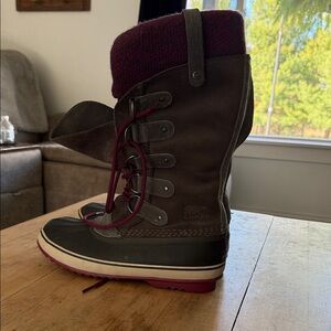 Sorel gray and Burgundy/Pink Lace-Up Boots